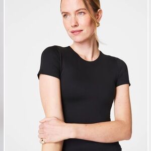 Spanx 1X Black Short Sleeve Crew‎ Neck Fitted Top Comfortable Everyday Tee